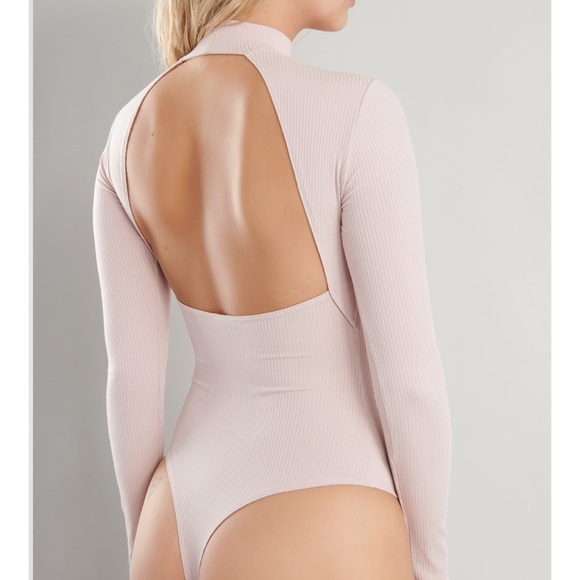 Open-back Garage bodysuit - Picture 3 of 6